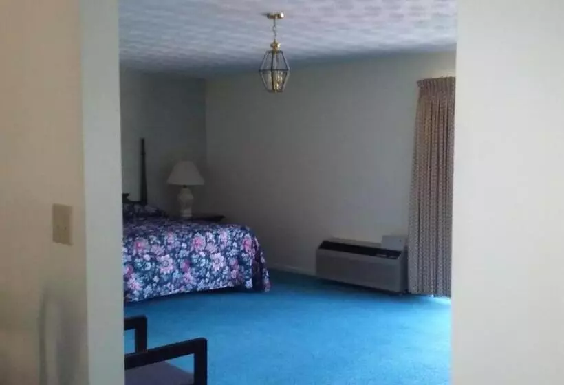 キングサイズベッドのスイートルーム, Budgetel Inn & Suites Dillard