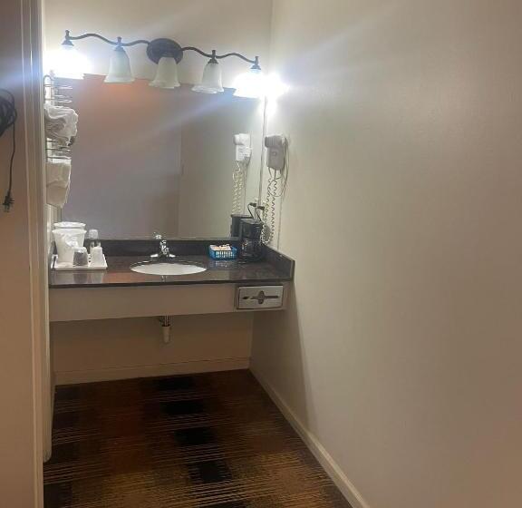 غرفة قياسية, Budgetel Inn & Suites Dillard