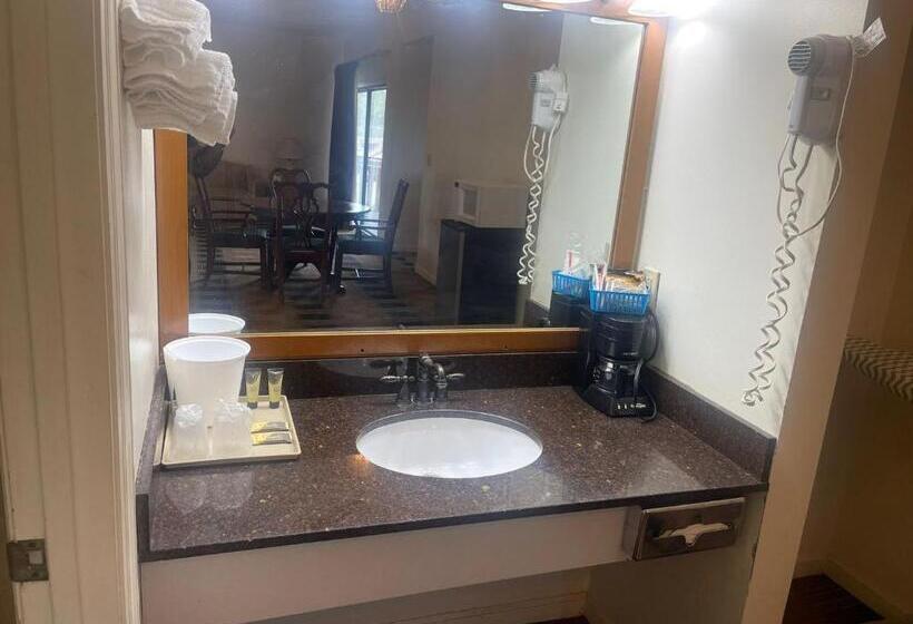 جناح ديلوكس سرير كينج, Budgetel Inn & Suites Dillard