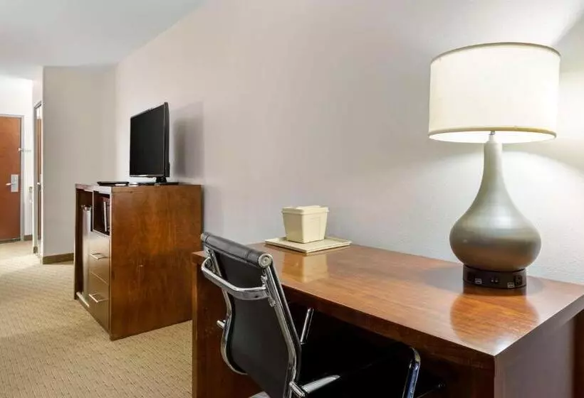 キングサイズベッドのスタンダードルーム, Comfort Inn Garner Clayton I40