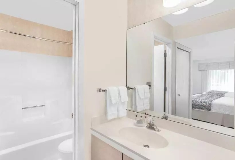 استودیوی استاندارد, Hawthorn Extended Stay By Wyndham Green Bay