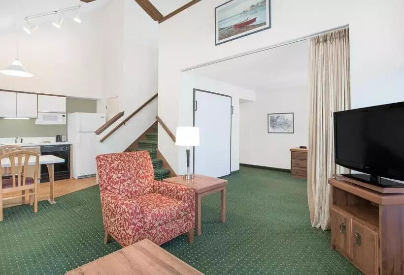سوئیت پنت هاوس, Hawthorn Extended Stay By Wyndham Green Bay