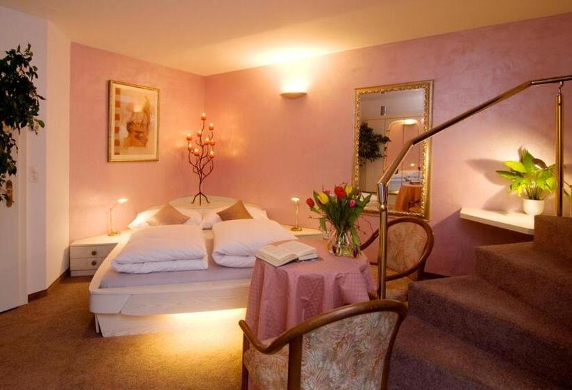 جناح, Landgasthof Hirschen