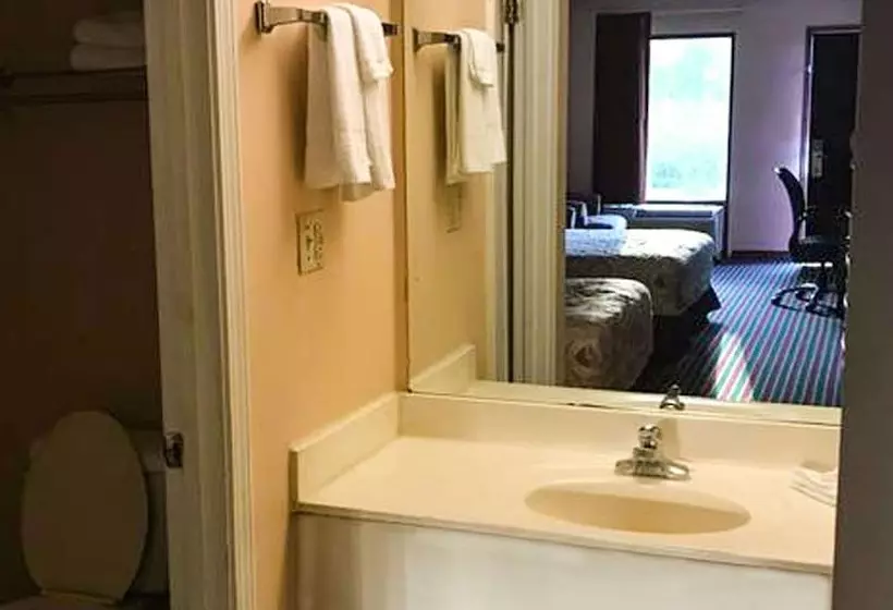 ２ダブルベッドのスタンダードルーム, Magnuson Hotel Marietta