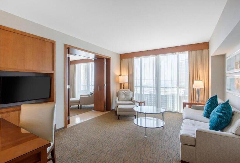 Suite Pat King, Omni San Diego