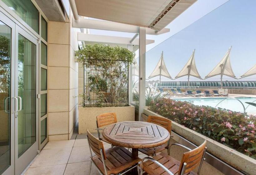 キングサイズベッドのスイートルーム, Omni San Diego