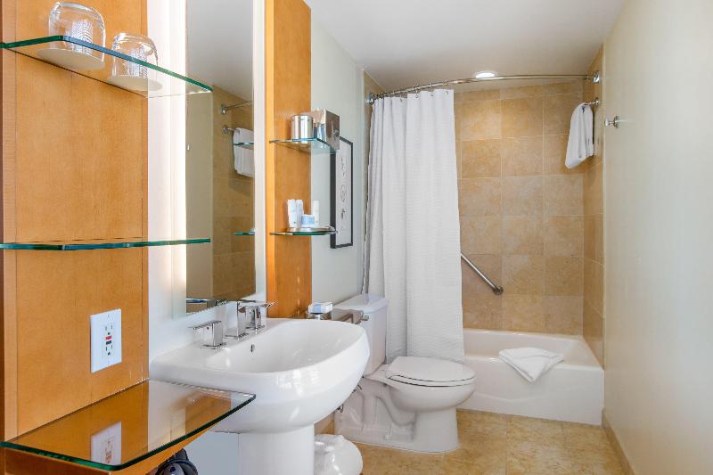 キングサイズベッドのスイートルーム, Omni San Diego