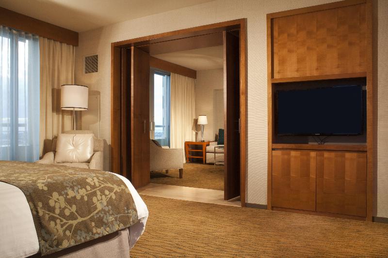 キングサイズベッドのスイートルーム, Omni San Diego