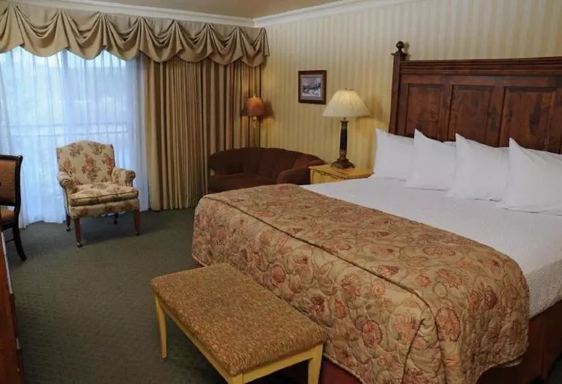 キングサイズベッドのスタンダードルーム, Pike S Waterfront Lodge
