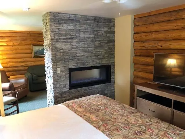 スタンダードバンガロー, Pike S Waterfront Lodge