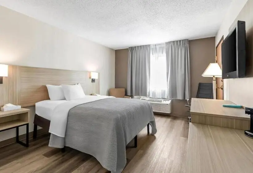 キングサイズベッドのスタンダードルーム, Quality Inn East Liverpool Calcutta