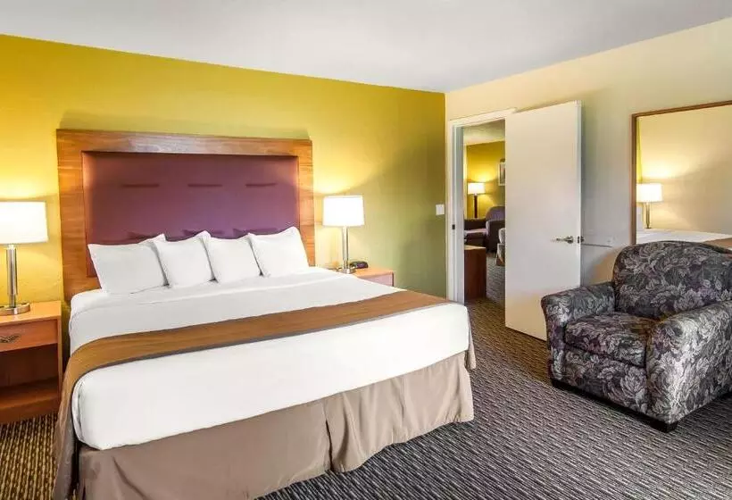 اتاق استاندارد با تخت بزرگ, Quality Inn & Suites At Coos Bay