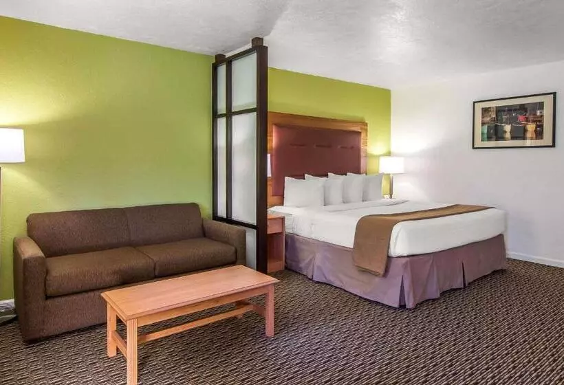 سوئیت با تخت بزرگ, Quality Inn & Suites At Coos Bay