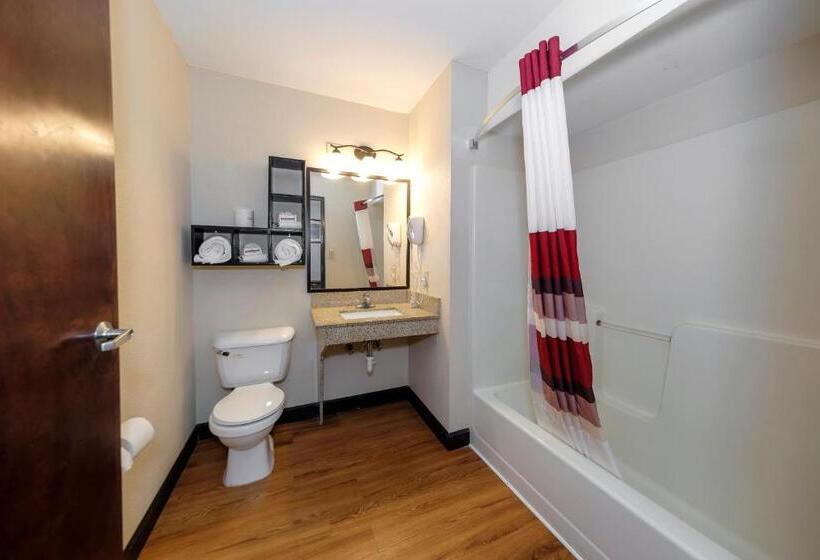 带大床的套房, Quality Inn & Suites Augusta Fort Eisenhower Area