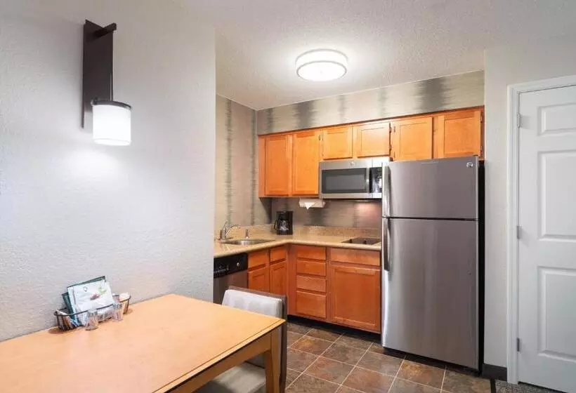 スタンダードスタジオ, Residence Inn Southington