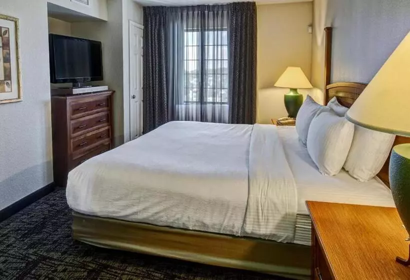 キングサイズベッドのスイートルーム, Staybridge Suites Denver   Cherry Creek, An Ihg