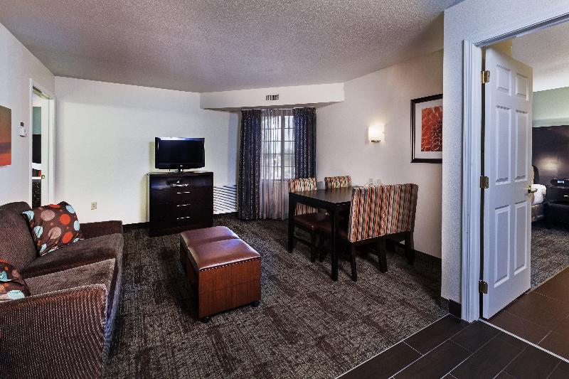 סוויטה, Staybridge Suites Tulsa Woodland Hills, An Ihg