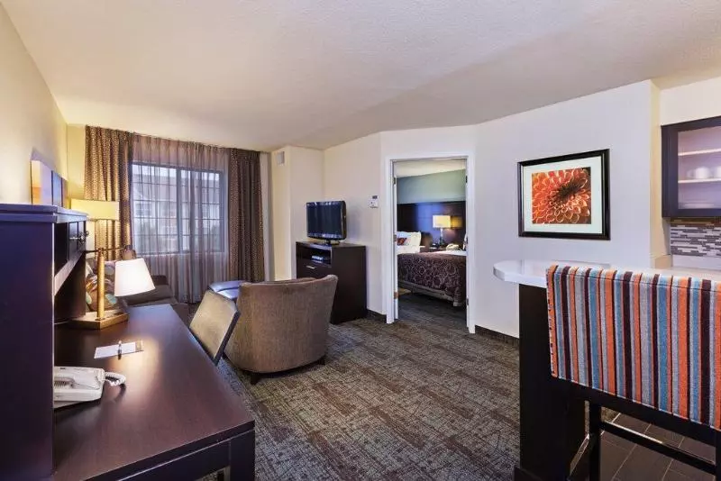 スイート, Staybridge Suites Tulsa Woodland Hills, An Ihg