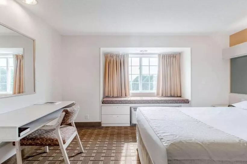 身障者適用クイーンサイズベッドルーム, Surestay Hotel By Best Western Christiansburg Blacksburg