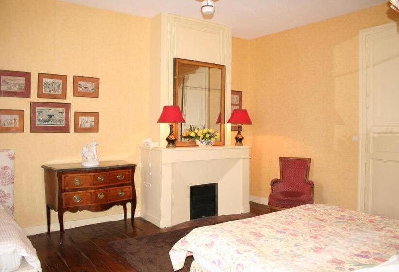 Deluxe room with river view, Château Manoir De La Lèche