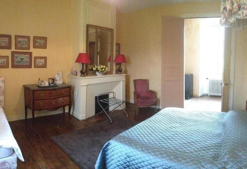Deluxe room with river view, Château Manoir De La Lèche