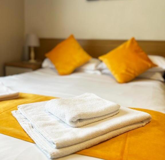 스탠다드 룸, The Grove