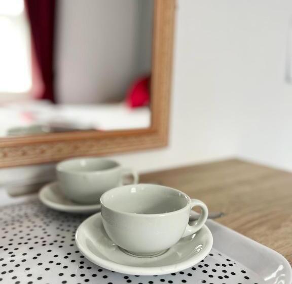 스탠다드 룸, The Grove