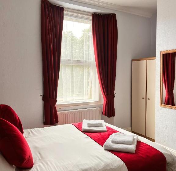 스탠다드 룸, The Grove