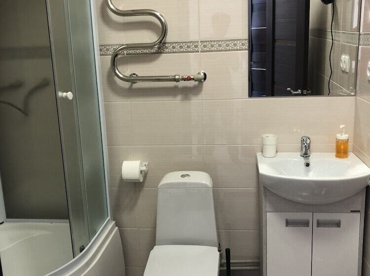 高级三人间, Guest House Agrodom