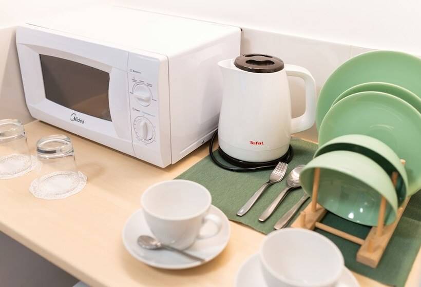 高级三人间, Guest House Agrodom