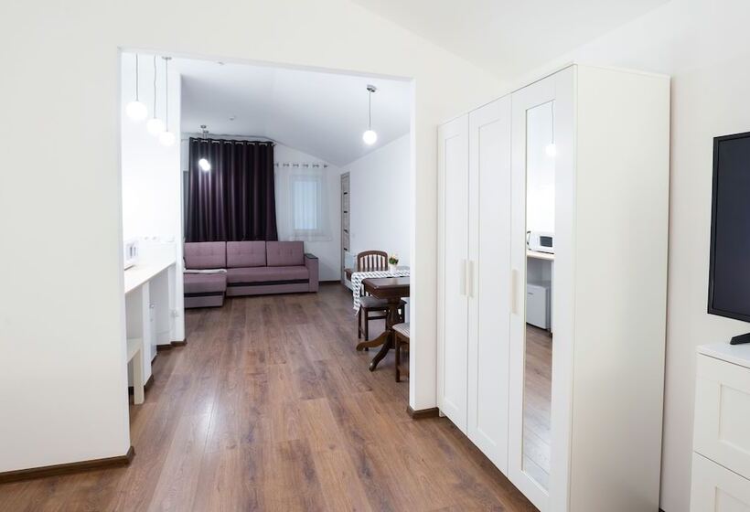 디럭스 스튜디오, Guest House Agrodom