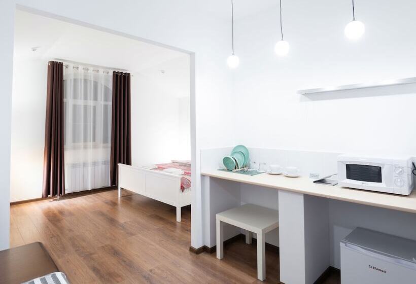 디럭스 스튜디오, Guest House Agrodom
