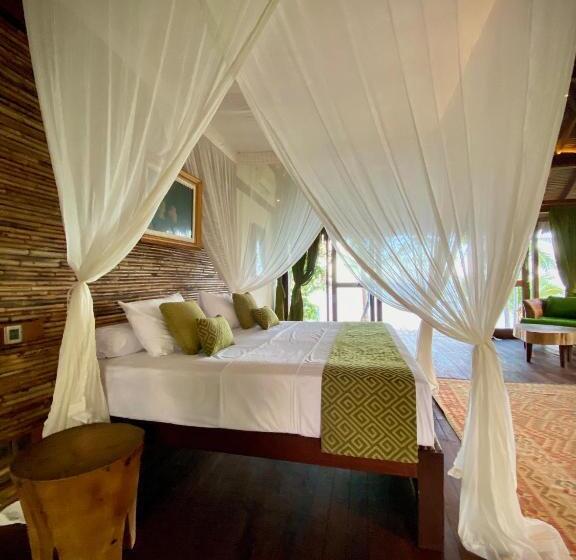 جناح مطلّ علي البحر, Moro Ma Doto