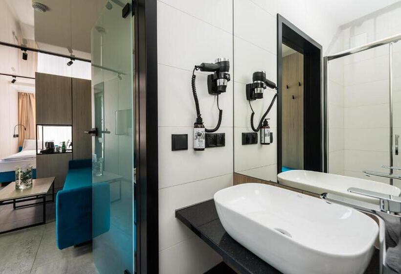 חדר סטנדרט לארבעה, Scandinavia Resort