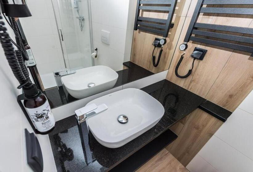 חדר סטנדרט לארבעה, Scandinavia Resort