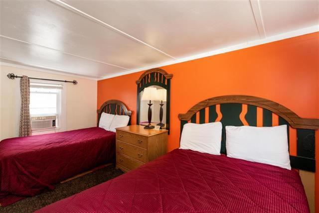 Talo 2 Makuuhuonetta, Perry S Motel And Cottages