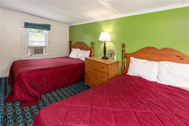 Talo 2 Makuuhuonetta, Perry S Motel And Cottages