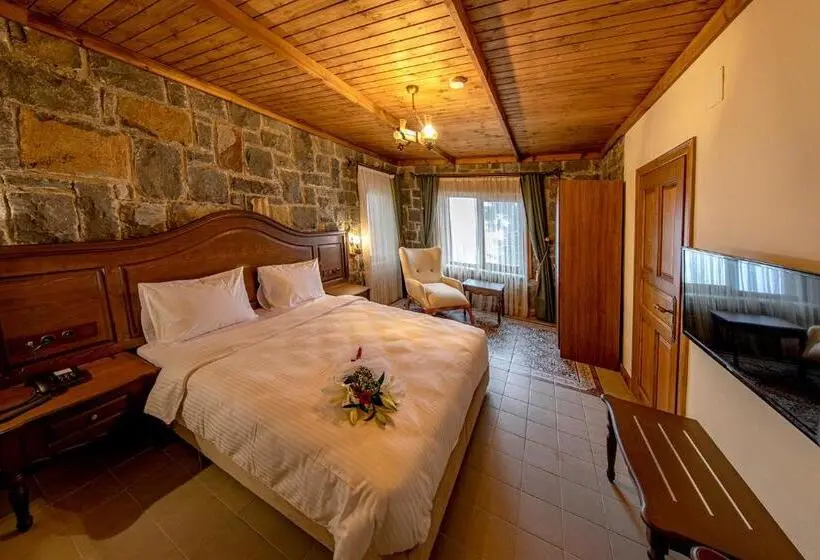 Villa 3 Makuuhuonetta, Foleya Mountain Resort Hotel & Villas
