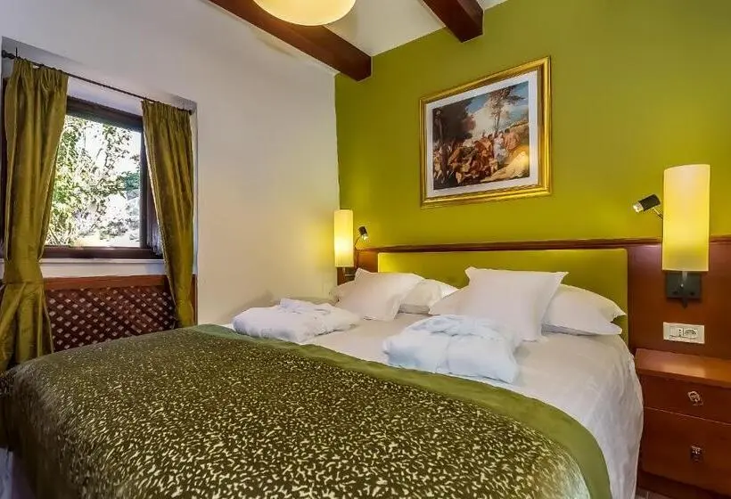 スイート, Heritage Hotel & Estate Raznjevica Dvori Ad 1307