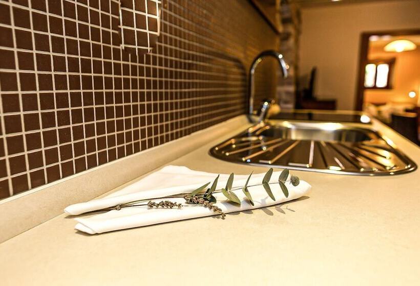 سوییت لوکس, Heritage Hotel & Estate Raznjevica Dvori Ad 1307