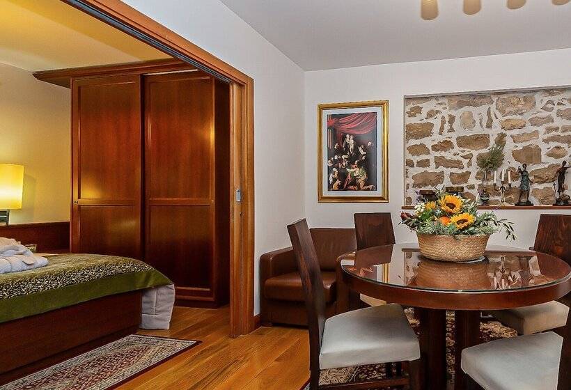 سوییت لوکس, Heritage Hotel & Estate Raznjevica Dvori Ad 1307