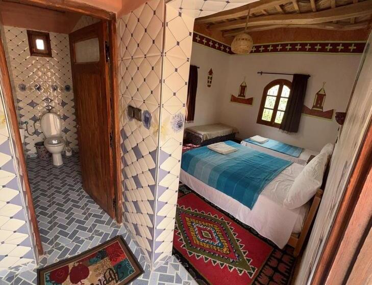 غرفة قياسية ثلاثية, Awayou