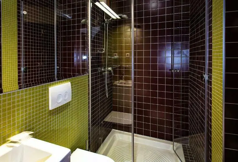 スイート, Heritage Hotel & Estate Raznjevica Dvori Ad 1307