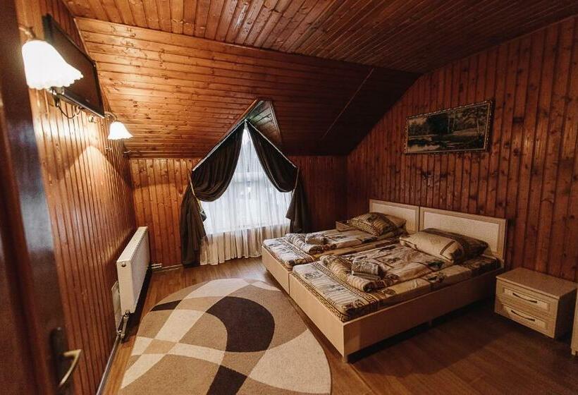 خانه 4 خوابه, Toga Cottage