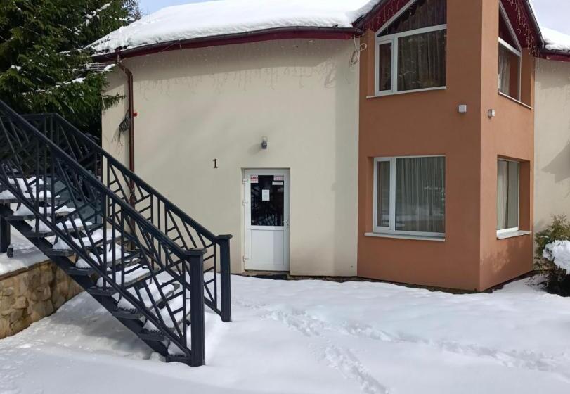 خانه 4 خوابه, Toga Cottage