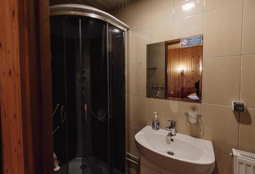 سوییت با چشمانداز کوه, Toga Cottage