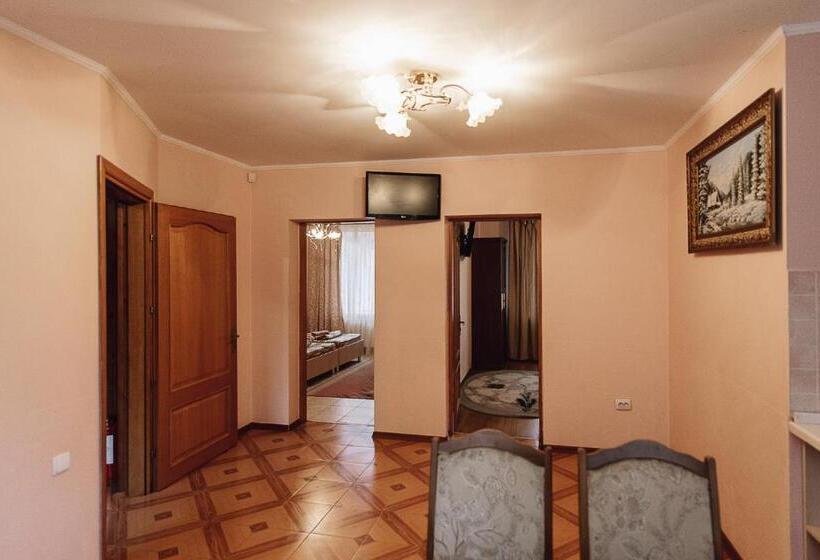 آپارتمان 2 خوابه, Toga Cottage