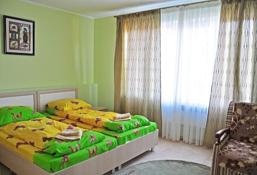 اتاق استاندارد, Toga Cottage