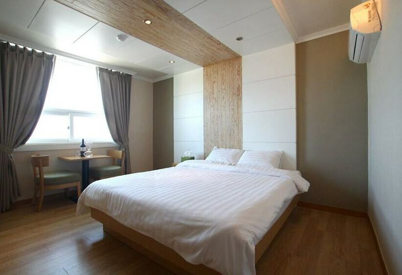 基本间, Prada Hotel & Pension