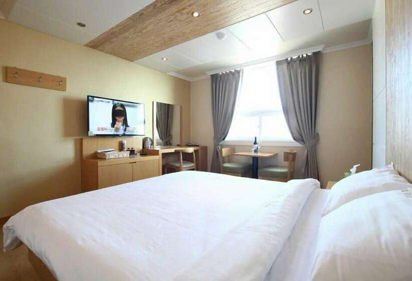 חדר בסיסי, Prada Hotel & Pension